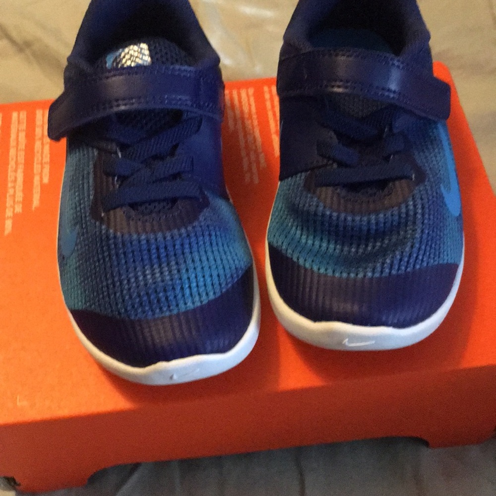 Brand new nike shoes